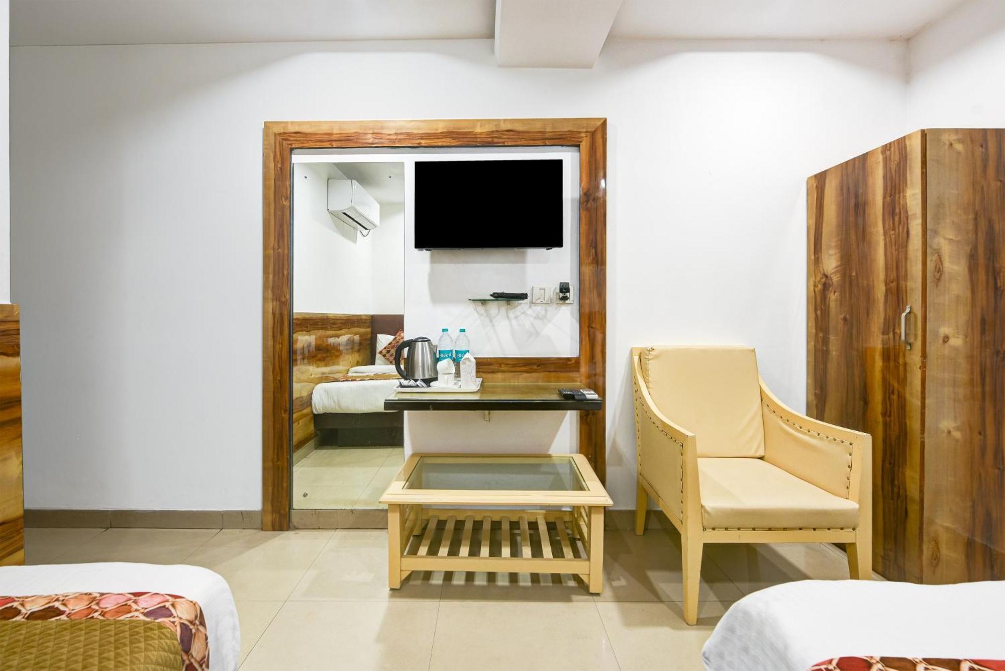 Hotel Shri Vinayak In City Centre At New Delhi Railway Station-By Rcg Hotels Luaran gambar