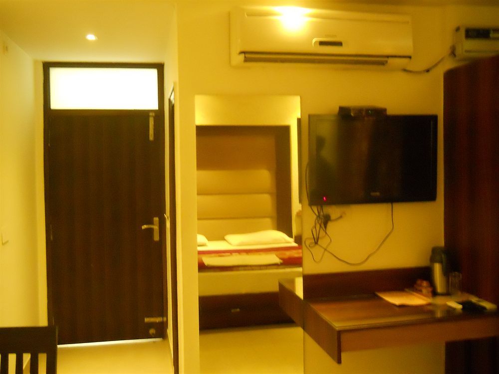 Hotel Shri Vinayak In City Centre At New Delhi Railway Station-By Rcg Hotels Luaran gambar